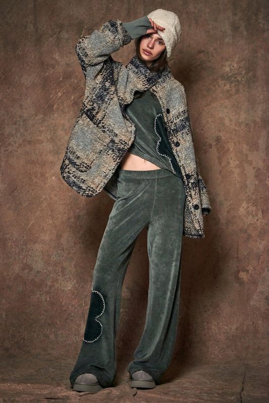 LOVE JOY VICTORY VELVET BATIK SWEATPANT BAJNA