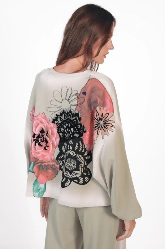 LOVE JOY VICTORY SWEATER TARI