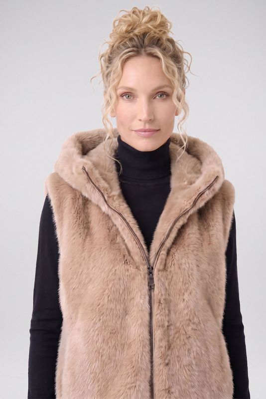 BLONDE NO.8 FAKEFUR-WESTE ASHLEY
