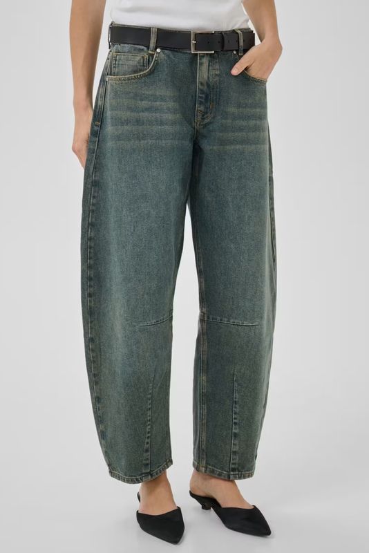 MY ESSENTIAL WARDROBE JEANS THE HOTTIE 139 LTD