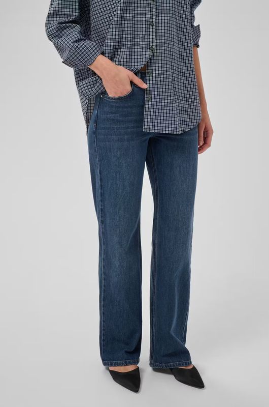 MY ESSENTIAL WARDROBE JEANS THE LOUIS