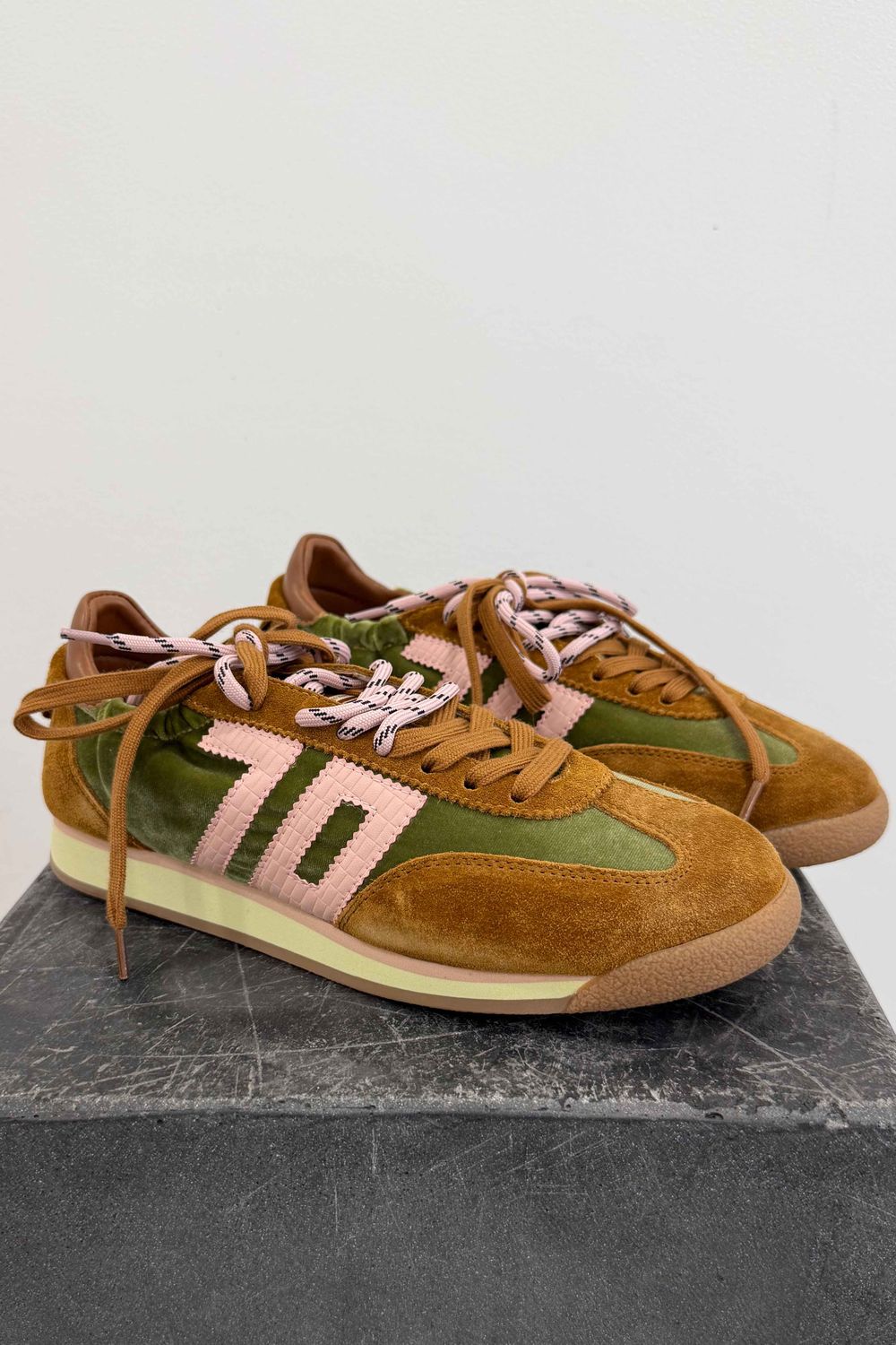 BACK 70 SNEAKER ROCKET VELVET