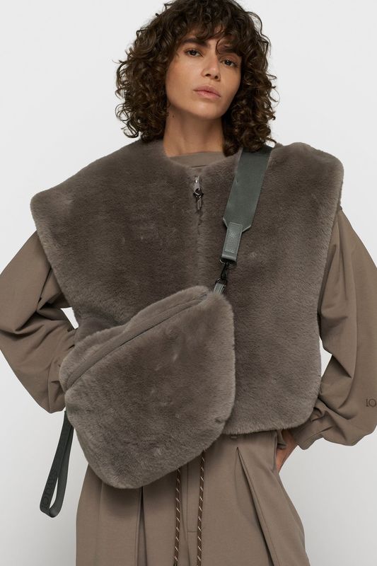 10 DAYS FLUFFY FANNY PACK