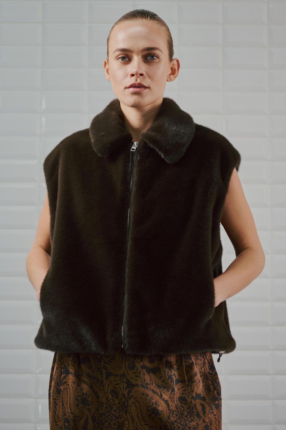 WITHBLACK FAKEFUR WESTE WBLNOHR