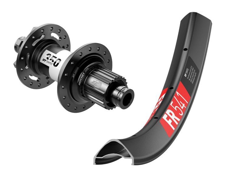DT Swiss FR 541 rims with DT Swiss 350 Ratchet DEG 72t rear hub. Tubeless ready. SHIMANO MICRO SPLINE DT Swiss FR 541 rims with DT Swiss 350 Ratchet DEG 72t rear hub. Tubeless ready. SHIMANO MICRO SPLINE
