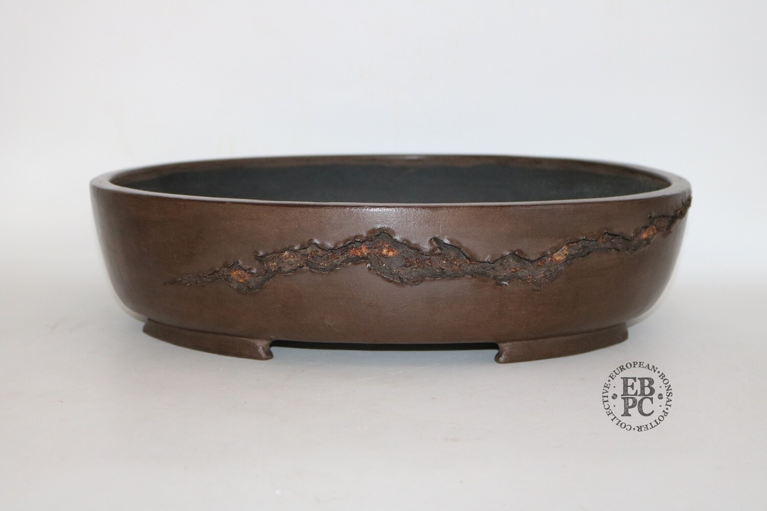 M. J. G. Ceramica - 38cm; Unglazed; Oval; Dark Chocolate Finish; Textured; Mushikui; Maria Gonzalez