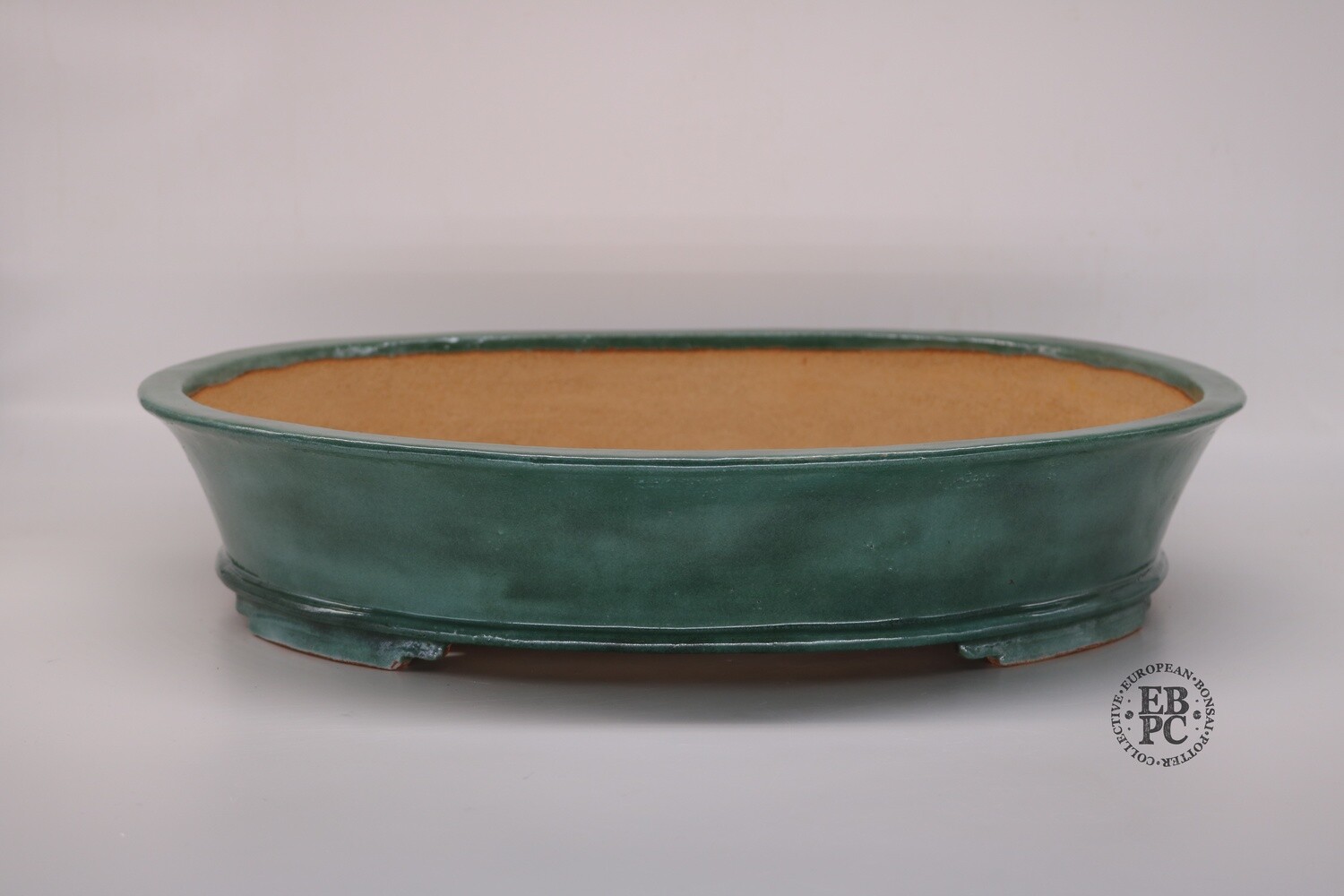 M. J. G. Ceramica - 47.5cm; Oval; Stunning Green Glaze; Cloud feet; Maria Jose Gonzalez.