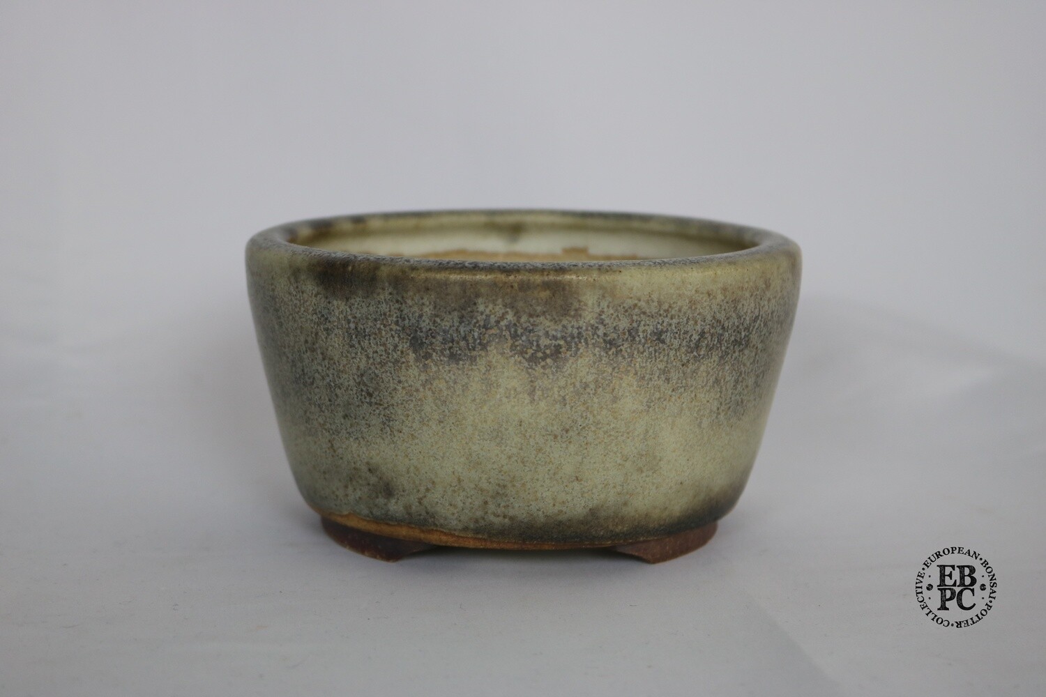 Ian Baillie - 15.7cm; Shohin; Superb Glaze; Antique Cream; Off-white; Round; Classic Design; Recessed Feet; Hand-signed; Stamped - EBPC IB, &amp; Scotland.