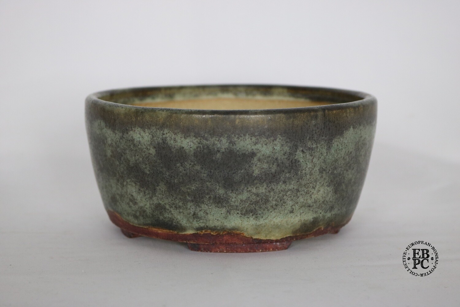 Ian Baillie - 16.8cm; Shohin; Superb Glaze; Lichen Greeb; Off-white; Round; Classic Design; Recessed Feet; Hand-signed; Stamped - EBPC IB, &amp; Scotland.
