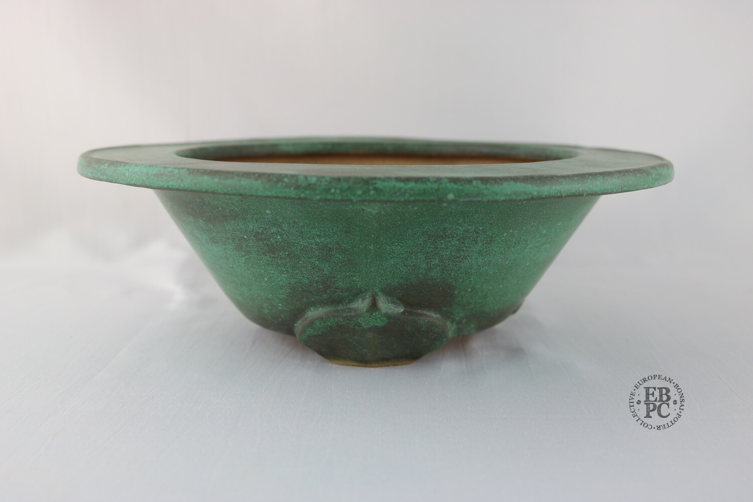 Fukurou Ceramics - Switzerland. 25.3cm; Hand-made; Refined Round; Wide-Lip Design; Sculpted Feet; Excellent Glaze; Copper Green; Browns; Aged-Feel; Patrik Lüthi
