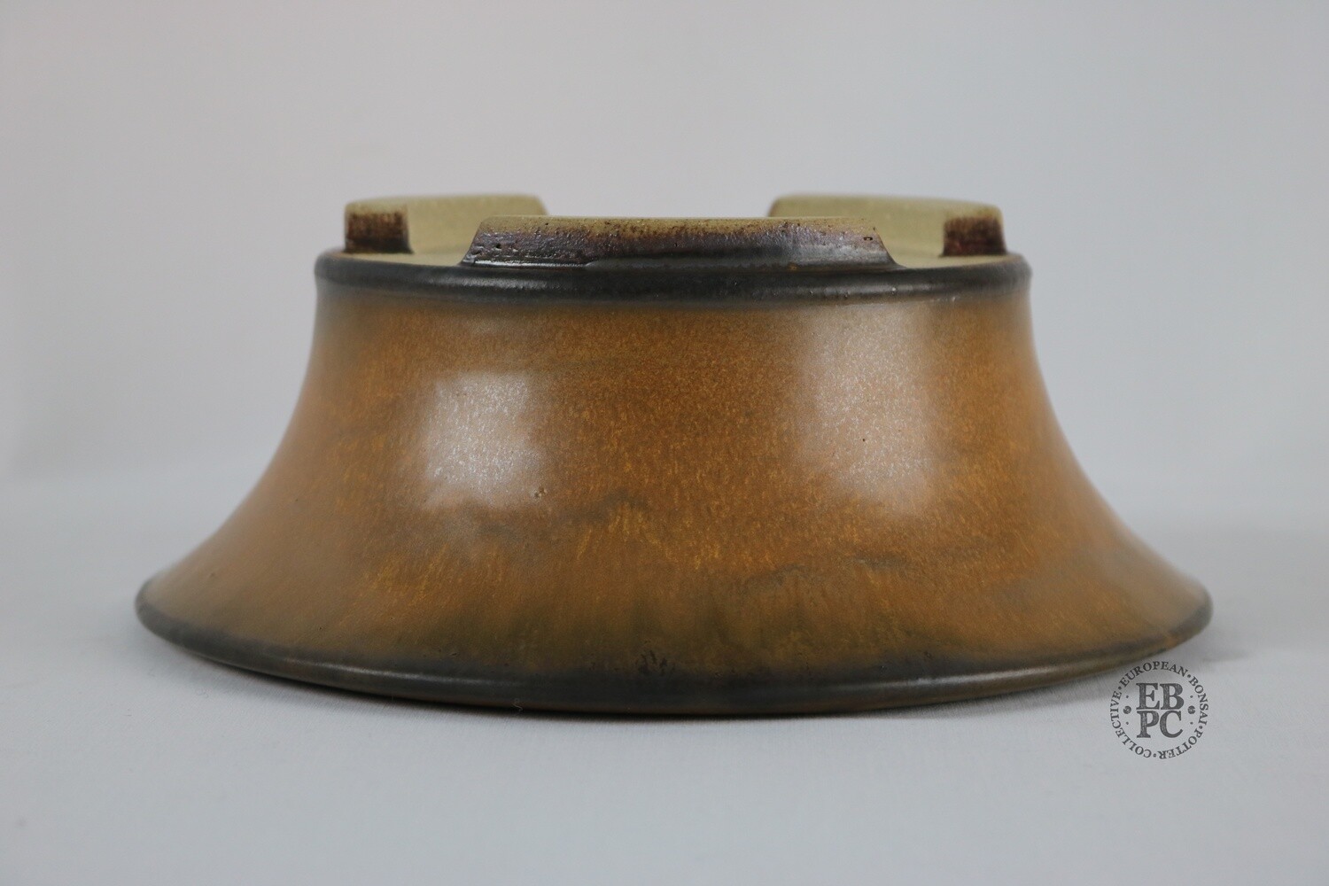 Ian Baillie - 22.1cm; Kifu; Stunning Glaze; Browns; Smokey Amber; Round; Flared Design; Excellent Feet; Hand-signed; Stamped - EBPC IB, &amp; Scotland.