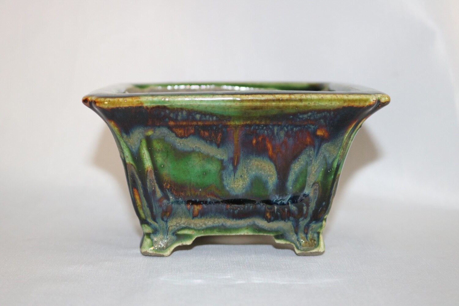 Satomi Terahata, Japan.  12.7cm; Square; Glazed; Superb Glaze; Stamped by the artist;