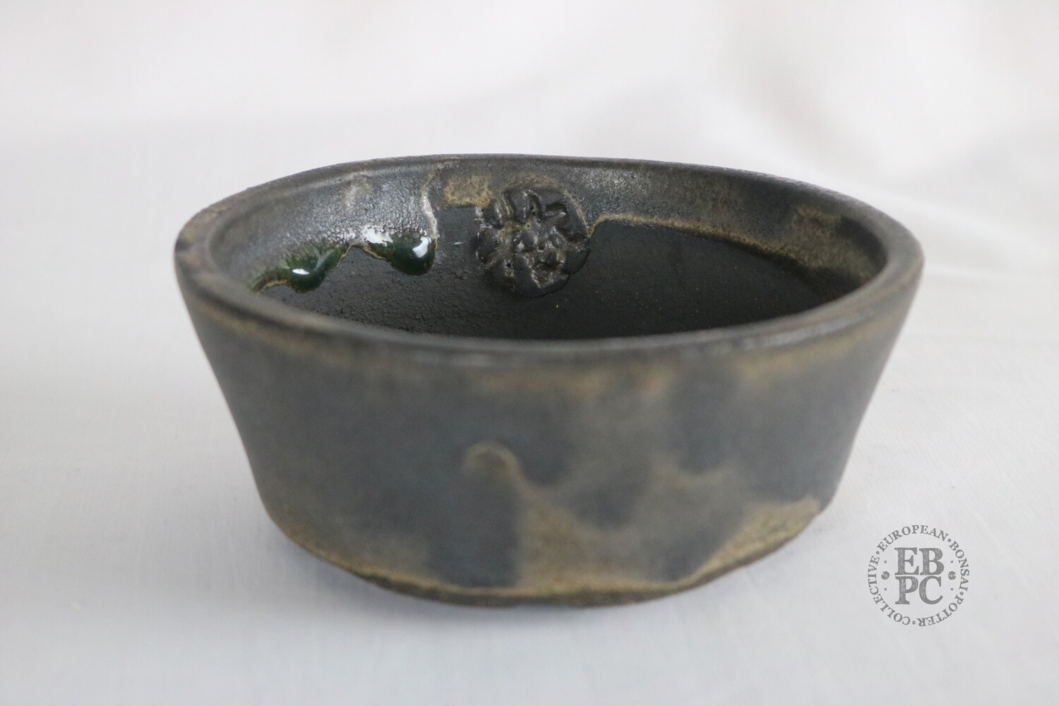 Sabine Besnard - 12.7cm; Glazed; Round; Black Ochre; Classic Design; Black Clay;