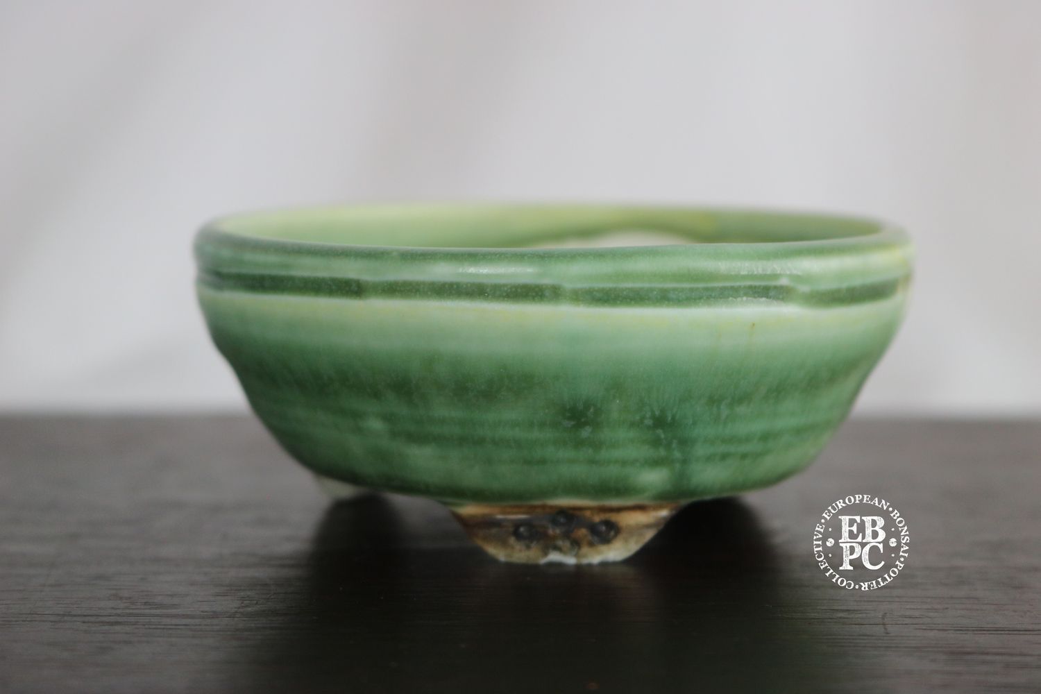 EBL Pots - 10.5cm; Porcelain; Handmade; Mame/Accent Pot; Round; Vibrant Green Glaze; Detailed Feet; Elsebeth Ludwigsen