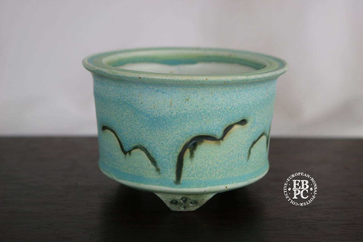 EBL Pots - 10.3cm; Porcelain; Handmade; Shohin / Accent Pot; Round; Vibrant Green Glaze; Birds; Detailed Feet; Elsebeth Ludwigsen