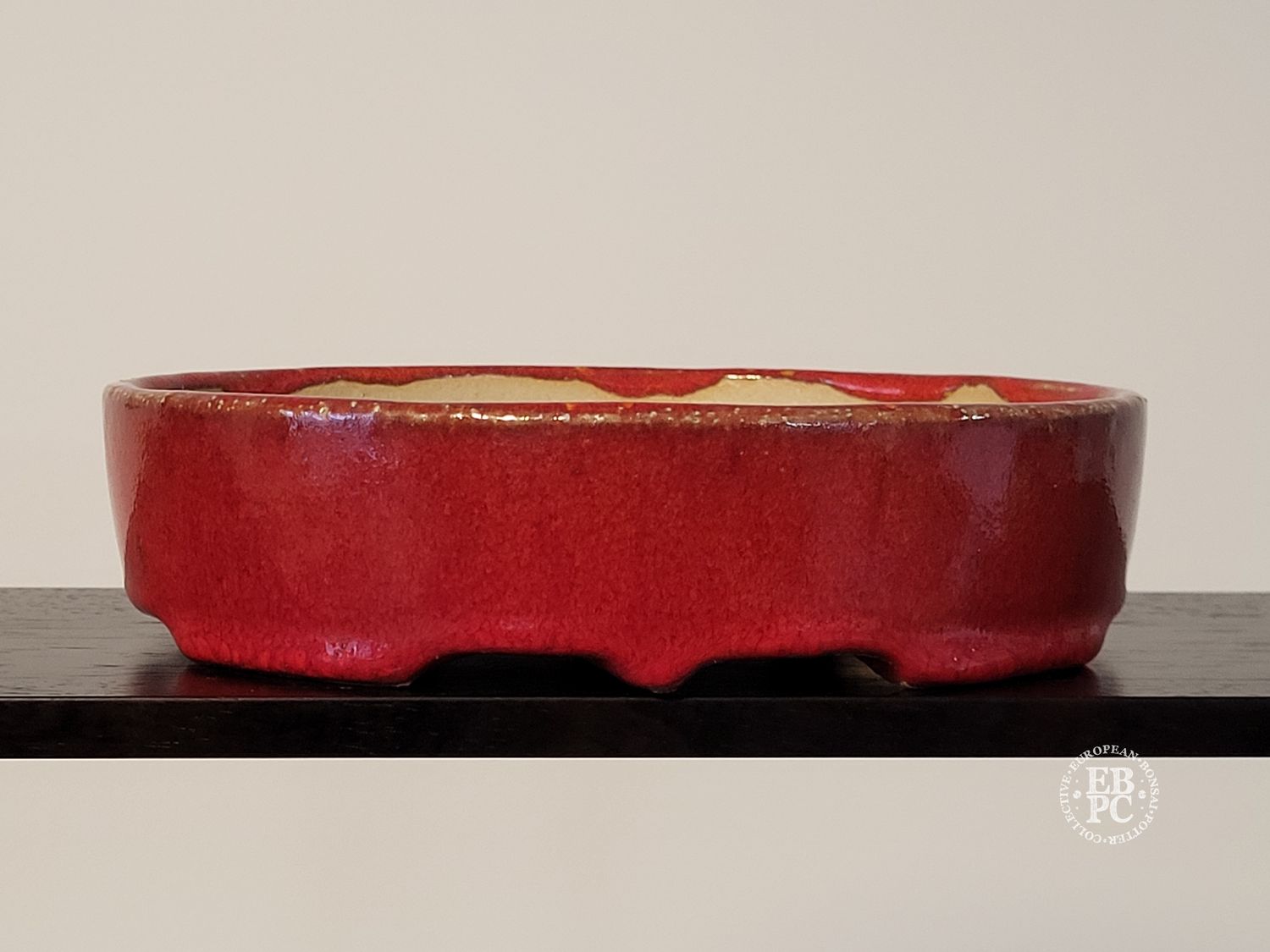 Michal Mokry - Netherlands.   16.5cm; Oval; Glazed; Lipstick RED; Made by Michal Mokry.  *EBPC DIRECT (Sent to you from within the EU!) *