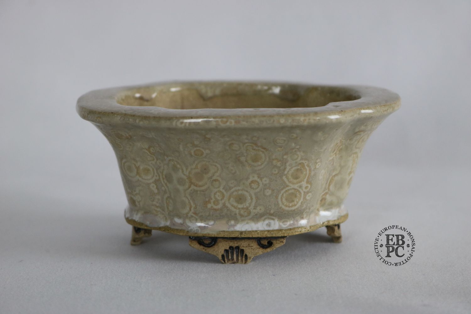 O Yaku - 13cm; Mokko; Glazed; Crystalline Glaze; Detailed Sculpted Feet; EBPC Dual-stamped; Gafu-ten Range.     Shay Cohen, Israel.