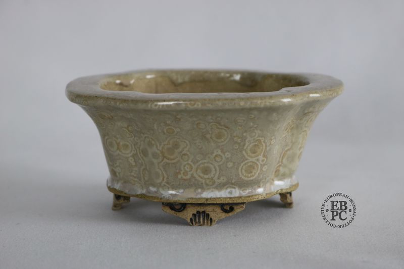O Yaku - 13cm; Mokko; Glazed; Crystalline Glaze; Detailed Sculpted Feet; EBPC Dual-stamped; Gafu-ten Range.     Shay Cohen, Israel.