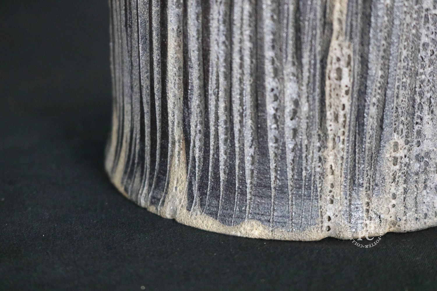 Flow Studio, Belgium - 11.8cm; Round; Part Glazed; Organic Design; Textured; Mocha; Charcoal Grey;    Jurgen Robyns