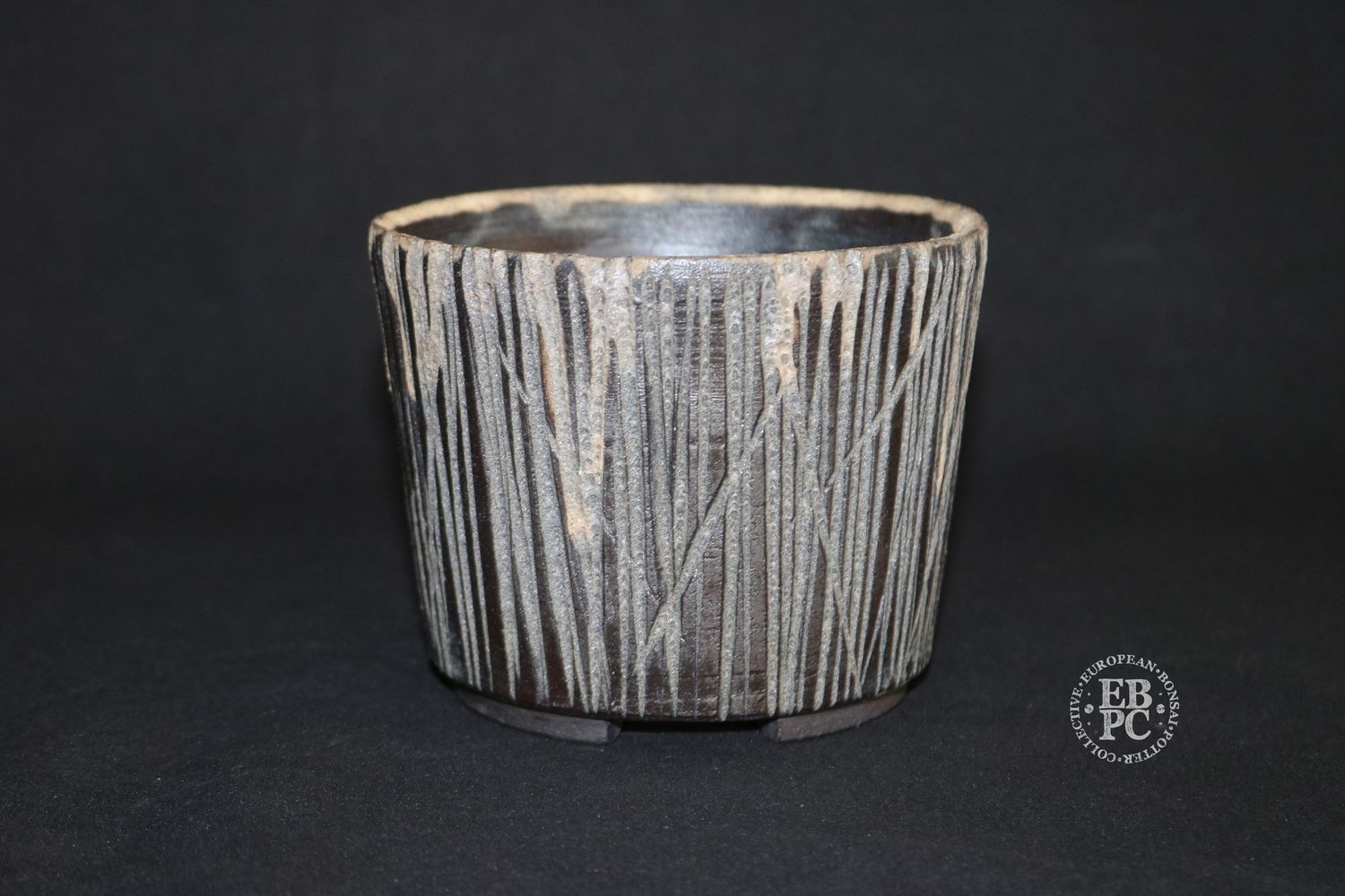 Flow Studio, Belgium - 12cm; Round; Part Glazed; Organic Design; Textured; Mocha; Charcoal Grey;    Jurgen Robyns