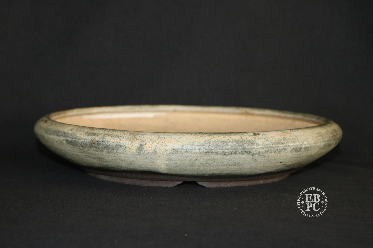 Ian Baillie –  28.6cm; Round; Shallow Design; Glazed; Refined Finish; Older Pre-Loved Pot;