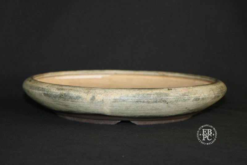 Ian Baillie –  28.6cm; Round; Shallow Design; Glazed; Refined Finish; Older Pre-Loved Pot;