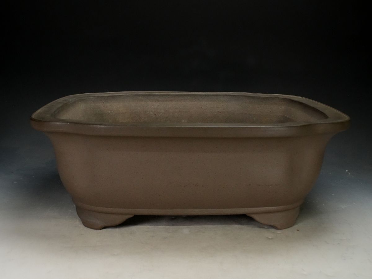 GYOUZAN, Nakano Yukizyou, Tokoname.   48.3cm; Mokko; Unglazed; Raised Lip Detail; Stepped Feet; Excellent Form &amp; Finish;  * Offered on behalf of a client.