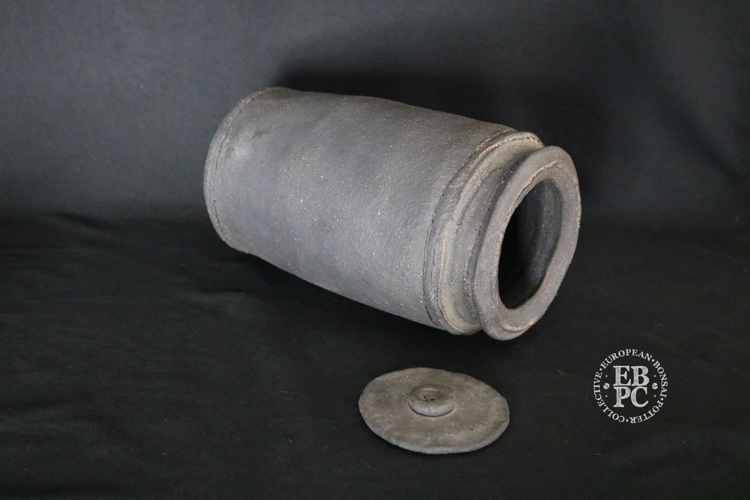 Bryan Albright Made; Mizusashi / Water Jar; With Lid; Tea Ceremony Ware; Grey Clay; Organic build and Texture; Shipped by the EBPC (UK) - From Bryan Albright's Private Collection -