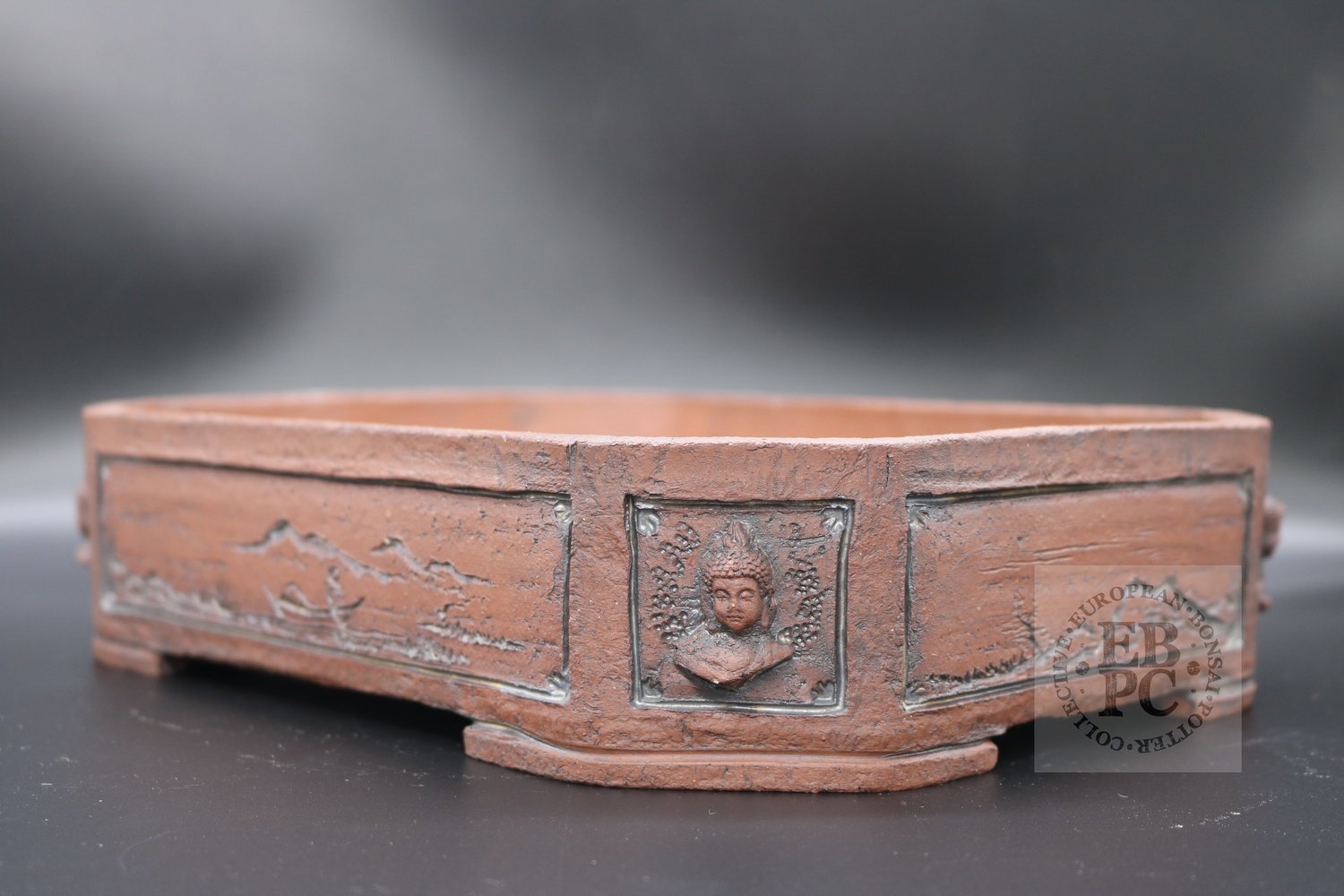 M.B. Bonsaischalen - 28.7cm; European; rectangle; part glazed; carved; landscape,