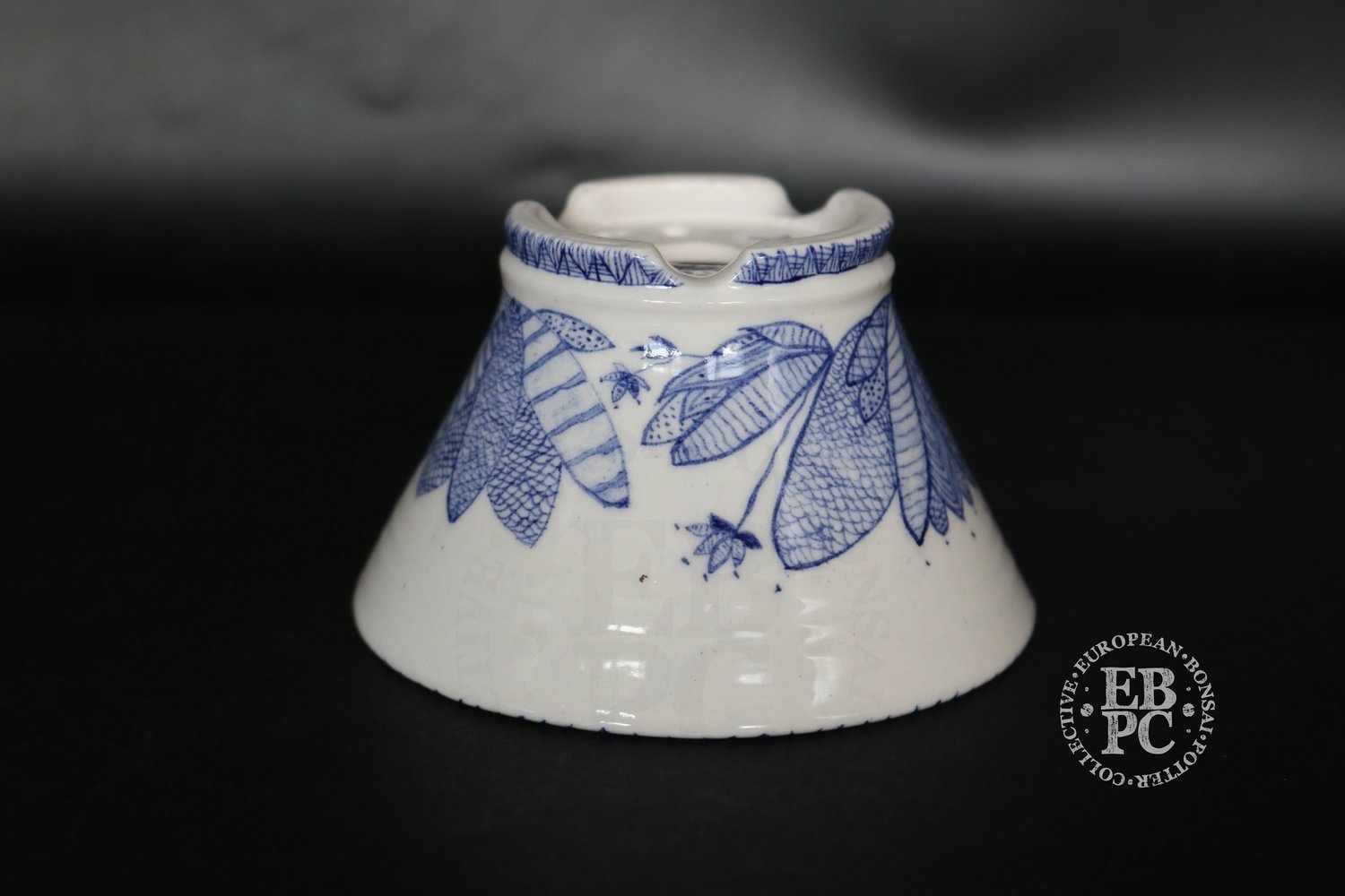 SOLD - Terre en Vadrouille - 9.7cm; Shohin; Round; Porcelain; Painted; Cobalt / Sometsuke; Blue; Floral; Detailed pattern design