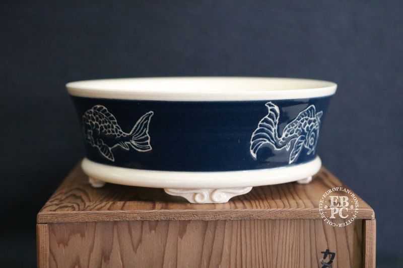 Kamereon Pots - Spain.  Stoneware; Sgraffito; Oval; 13.5cm; Glazed; Koi Carp; Sculpted Feet; EBPC Stamped;