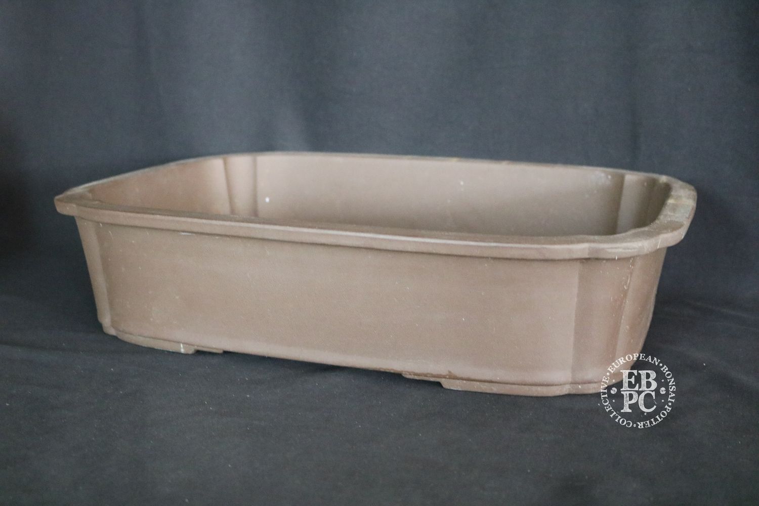 Ogawa 小川 - Tokoname, Japan.       44.5cm; L Rectangle; Unglazed; Scalloped Corner Design; Stamped.