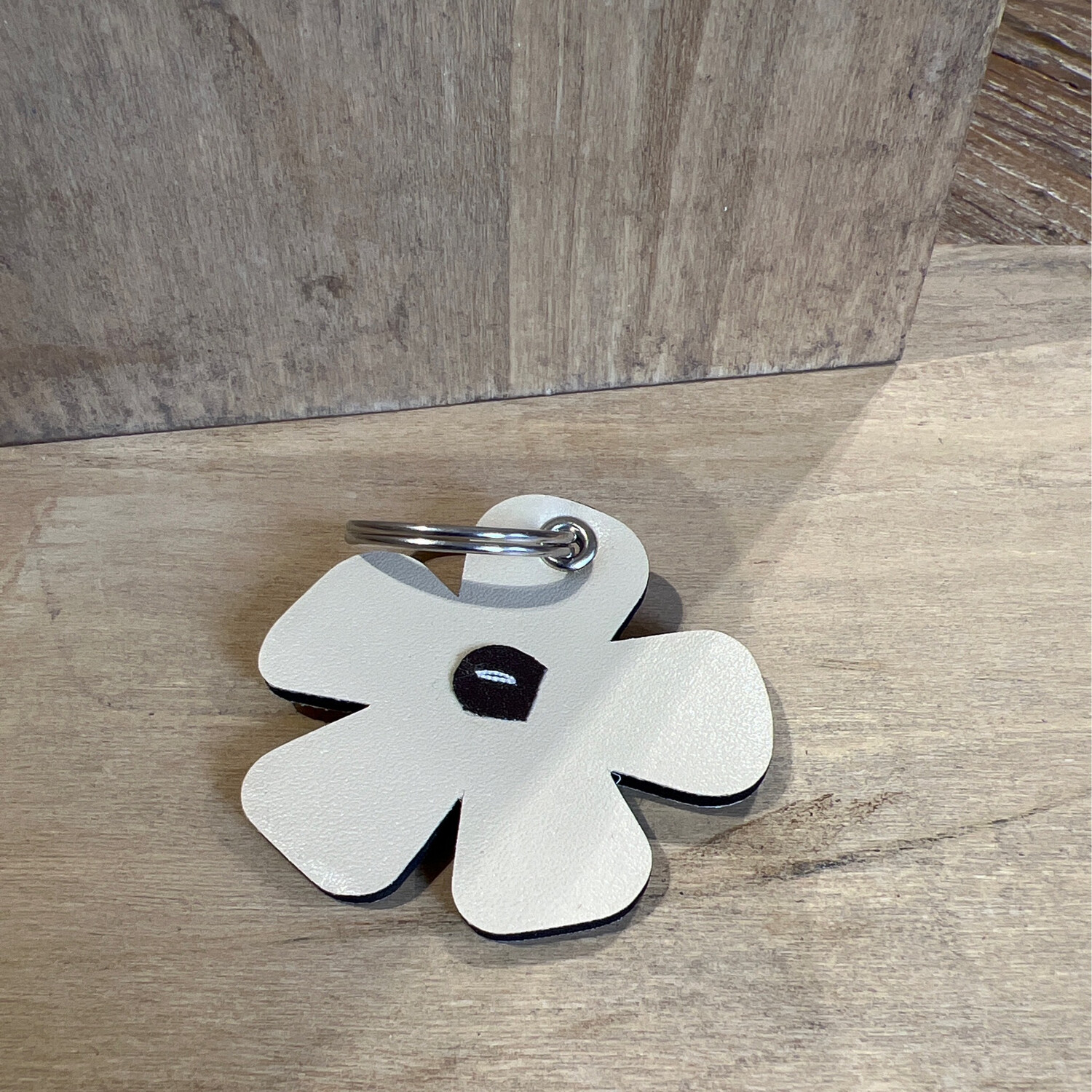 Lederlook Sleutelhanger Beige