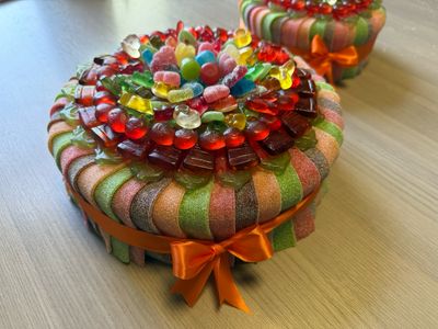 Snoeptaart L 26 cm met zure matten rondom