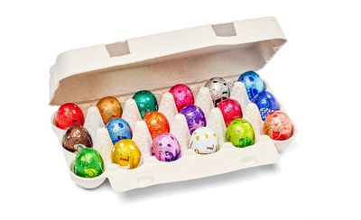 Groot eierdoos met 18 Paaseitjes