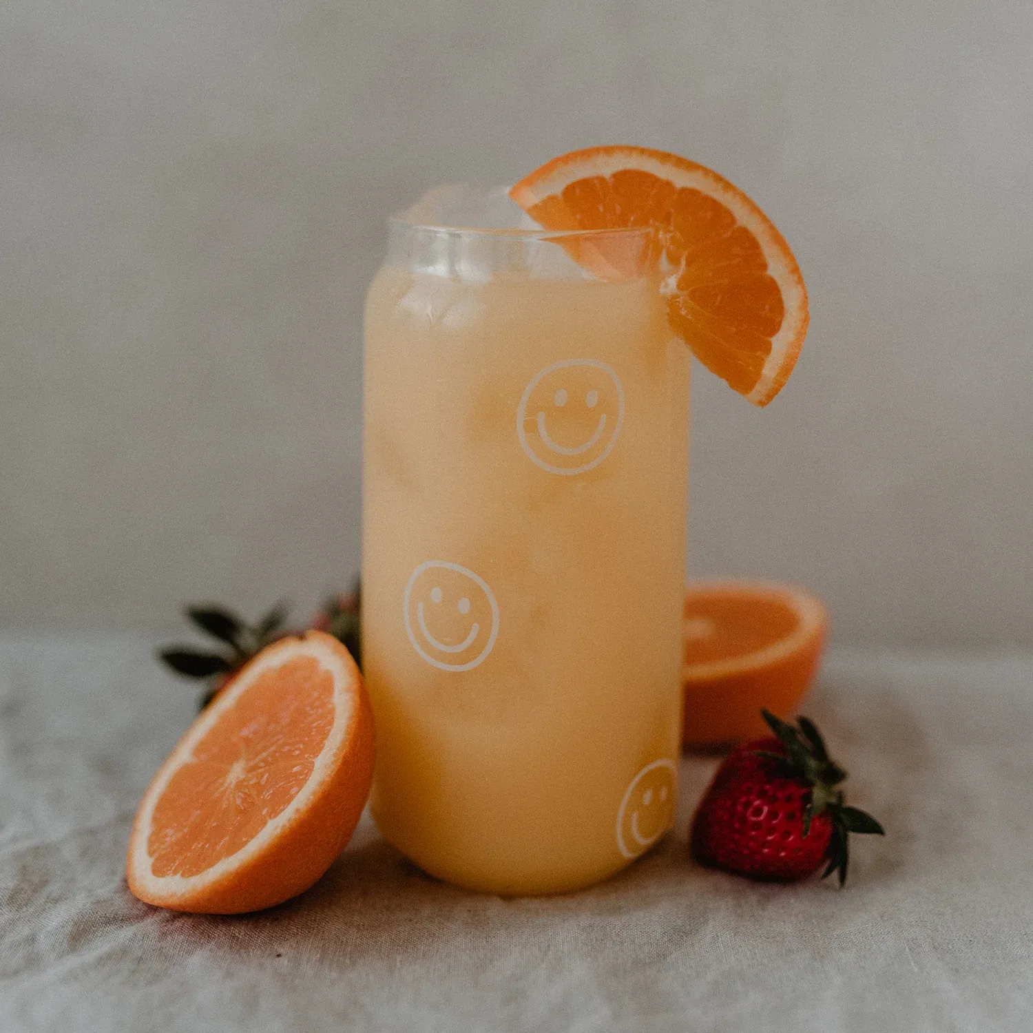 Hoog drinkglas met smileys