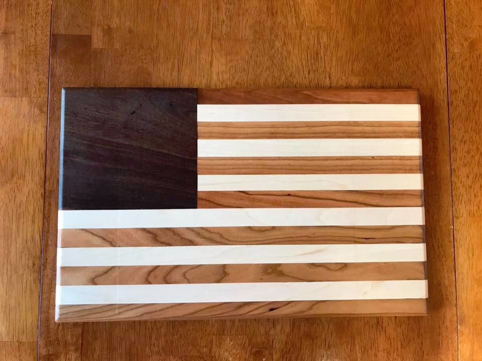 AMERICAN FLAG CUTTING BOARD