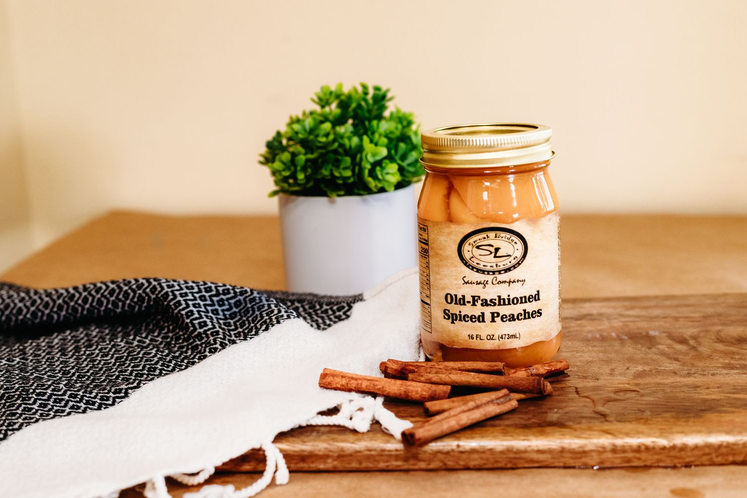 Old Fashioned Spiced Peaches