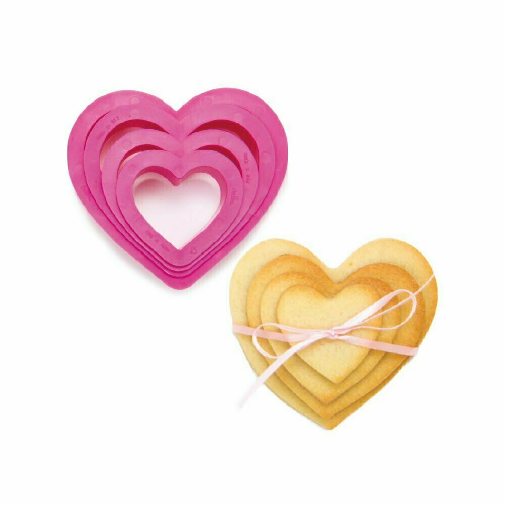 Set di 4 tagliabiscotti - cuore rosso Set di 4 tagliabiscotti - cuore rosso