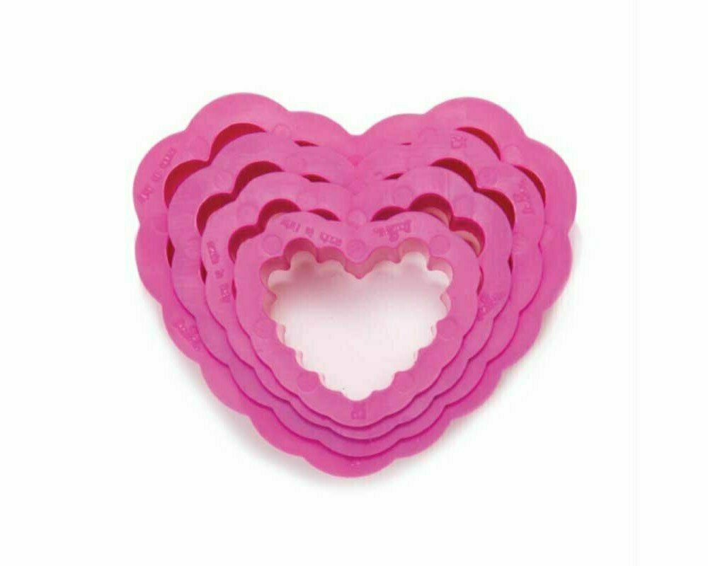Set di 4 tagliabiscotti - cuore festonato