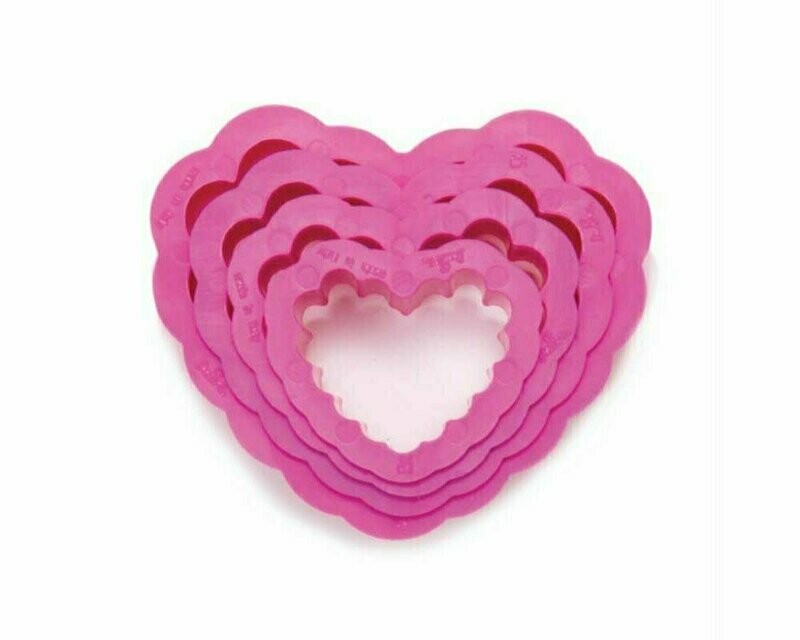 Set di 4 tagliabiscotti - cuore festonato