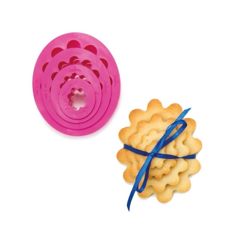 Set di 4 tagliabiscotti - ovale festonato