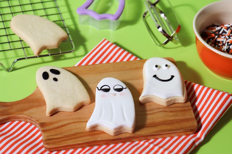Tagliabiscotti - fantasma viola