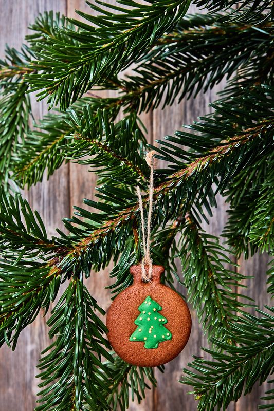 Tagliabiscotti - pallina con abete Tagliabiscotti - pallina con abete