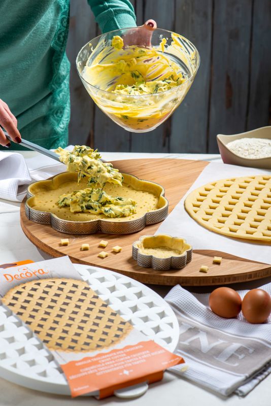 Anello microforato a fiore - 24 x 3,5h cm