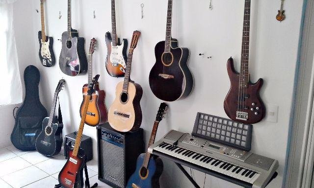 AULA DE VIOLÃO - TEORIA E PRÁTICA - SERVIÇO DO CLÃ