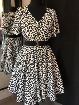 Black &amp; White Leopard