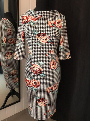 Houndstooth Roses