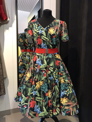 Tropical flowers black Tropical flowers black