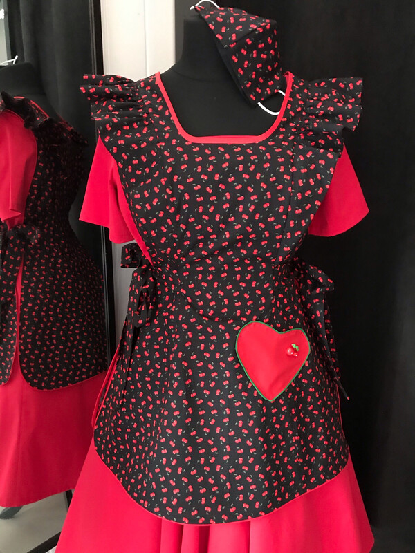 Black & Cherry 🍒 Apron Black & Cherry 🍒 Apron